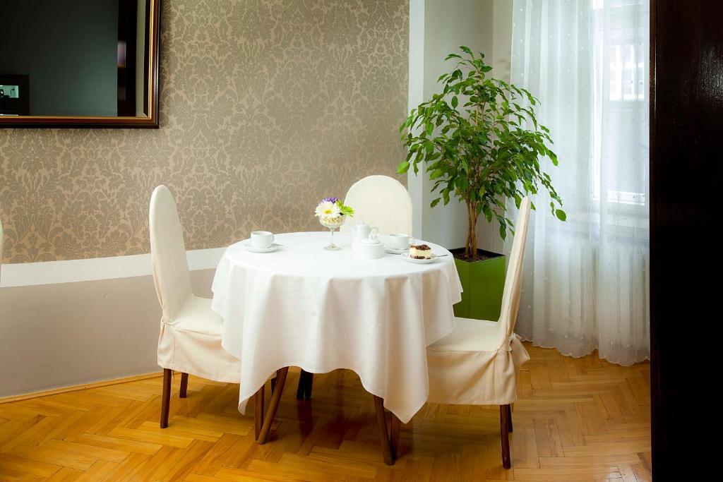 Hotel Wyzsza Brama Centrum Cieszyn (Silesia) Bagian luar foto